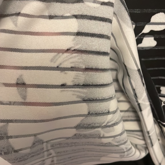 LIZ JORDAN DESIGNER COLLECTION - Picture 4 of 7